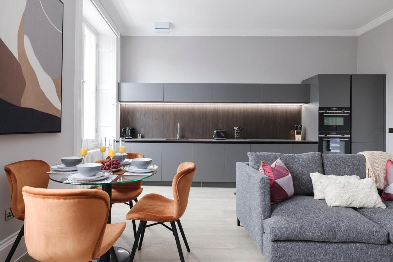 Joivy Luxurious Apt On Notable George Street Edinburg Exteriör bild