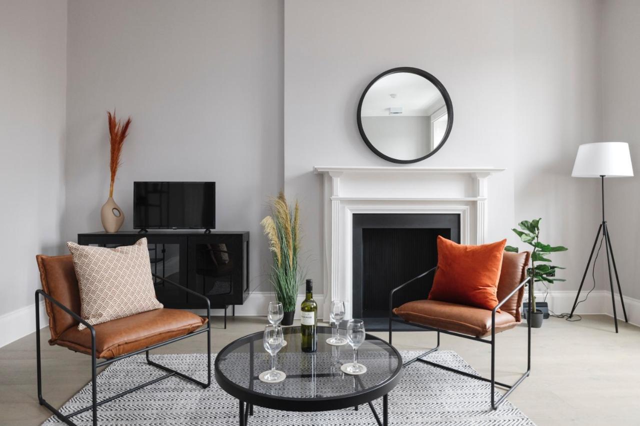 Joivy Luxurious Apt On Notable George Street Edinburg Exteriör bild